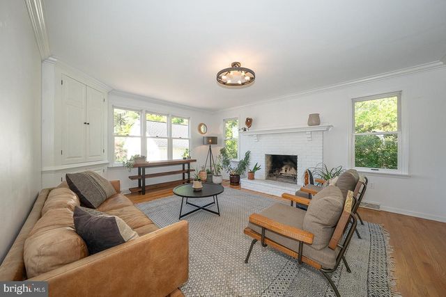 1426 W STRASBURG RD, West Chester, PA 19382