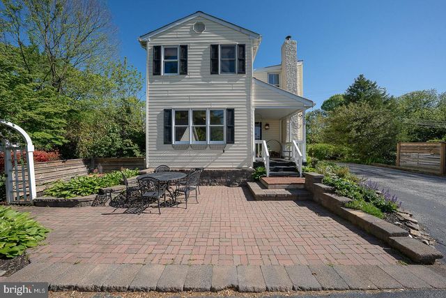 1426 W STRASBURG RD, West Chester, PA 19382