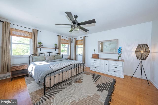 1426 W STRASBURG RD, West Chester, PA 19382