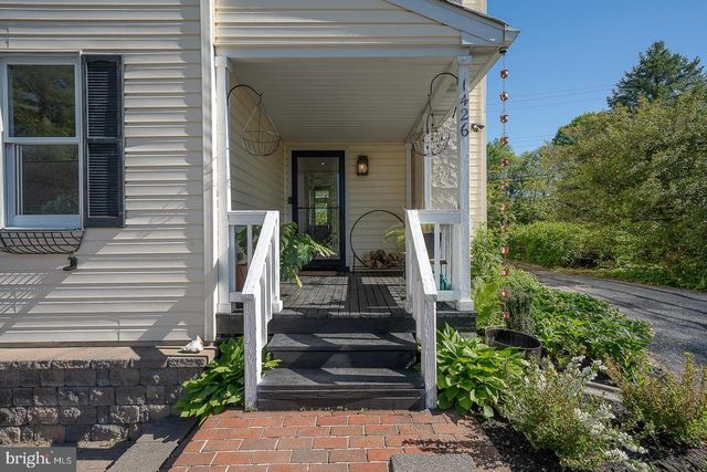 1426 W STRASBURG RD, West Chester, PA 19382