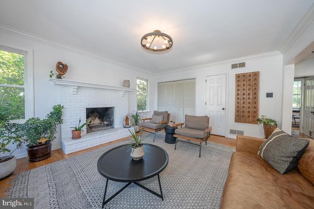 1426 W STRASBURG RD, West Chester, PA 19382