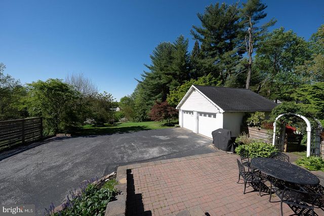 1426 W STRASBURG RD, West Chester, PA 19382