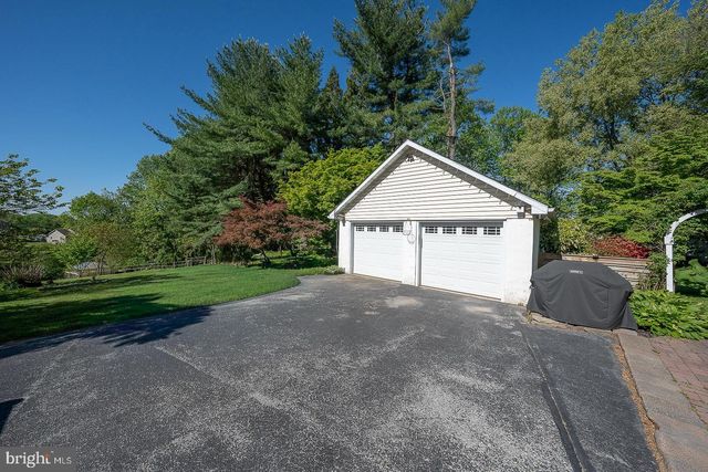 1426 W STRASBURG RD, West Chester, PA 19382