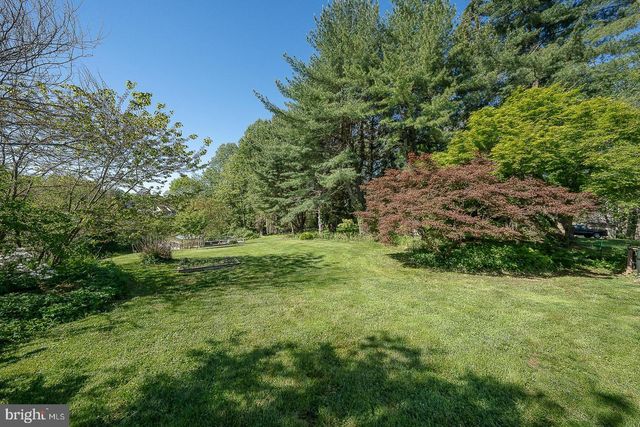1426 W STRASBURG RD, West Chester, PA 19382