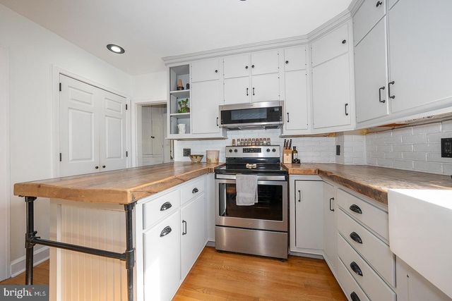1426 W STRASBURG RD, West Chester, PA 19382