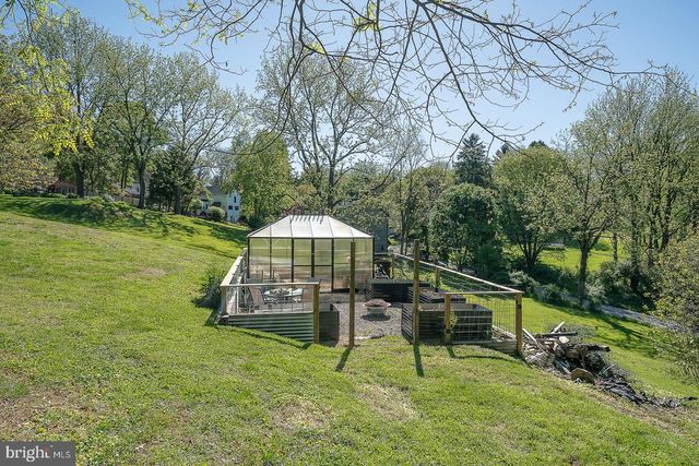 1426 W STRASBURG RD, West Chester, PA 19382