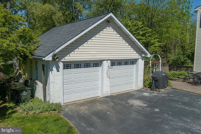1426 W STRASBURG RD, West Chester, PA 19382