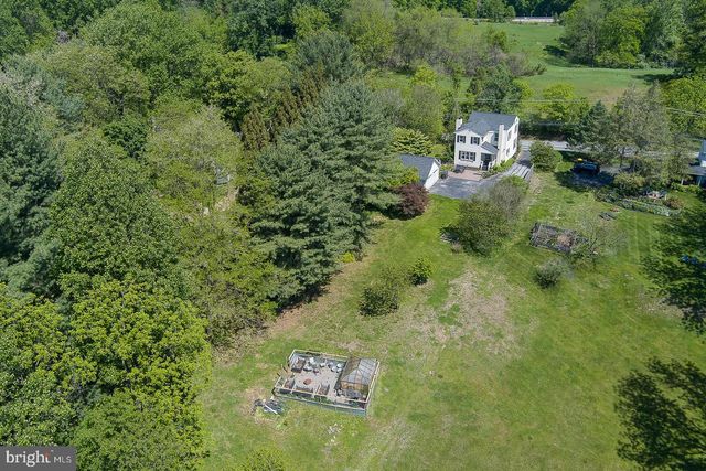 1426 W STRASBURG RD, West Chester, PA 19382