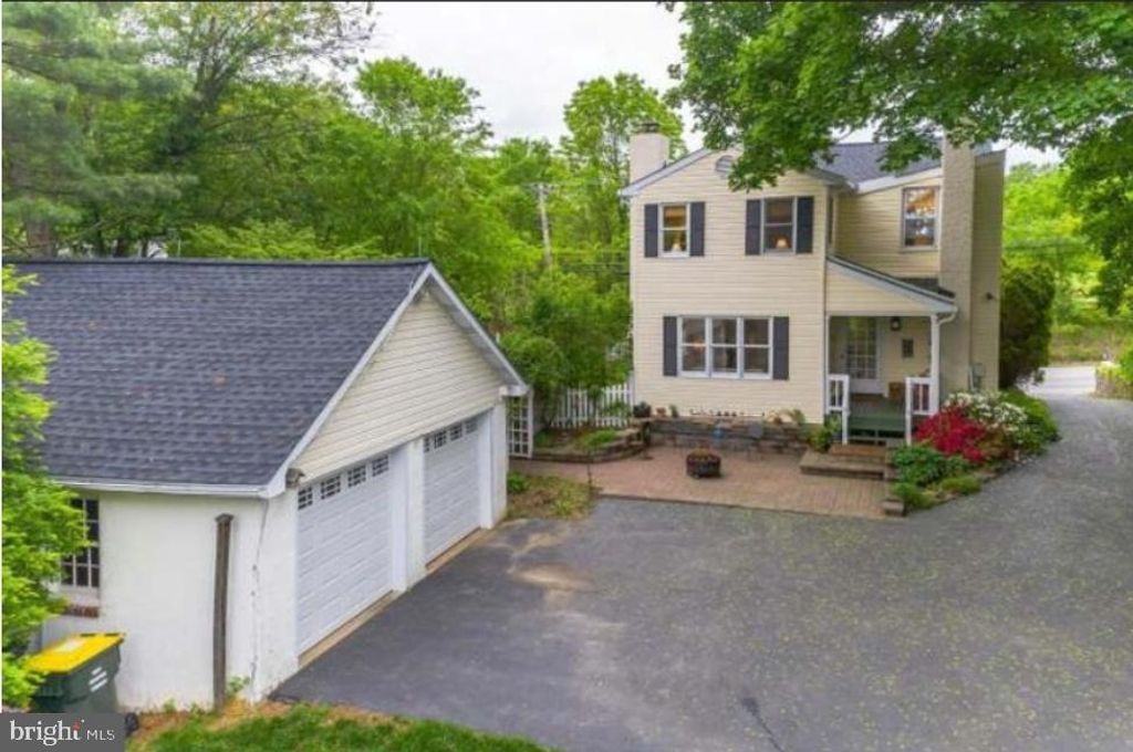 1426 W STRASBURG RD, West Chester, PA 19382
