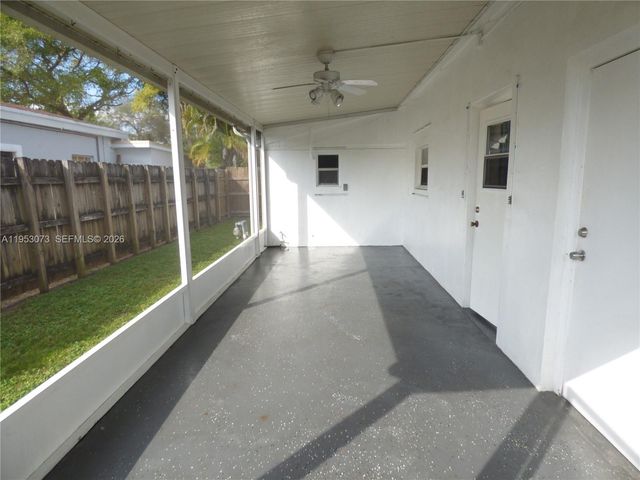 2148 NE 182nd St, North Miami Beach, FL 33162