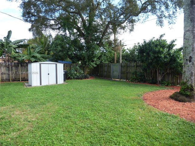 2148 NE 182nd St, North Miami Beach, FL 33162