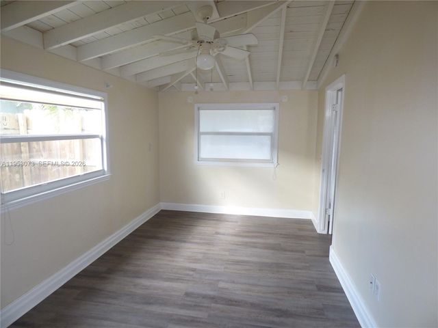 2148 NE 182nd St, North Miami Beach, FL 33162