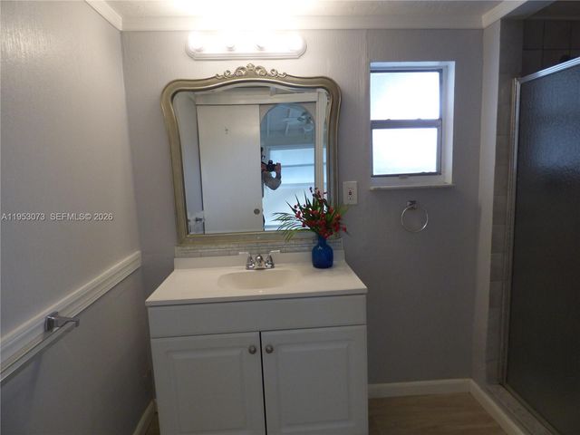 2148 NE 182nd St, North Miami Beach, FL 33162