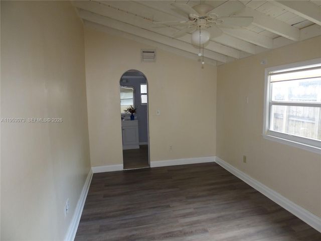 2148 NE 182nd St, North Miami Beach, FL 33162