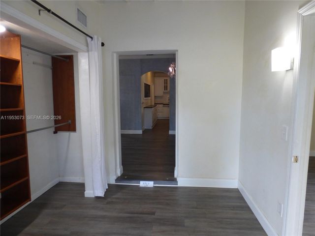 2148 NE 182nd St, North Miami Beach, FL 33162