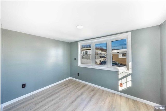 9 Helen Drive, Moonachie, NJ 07074