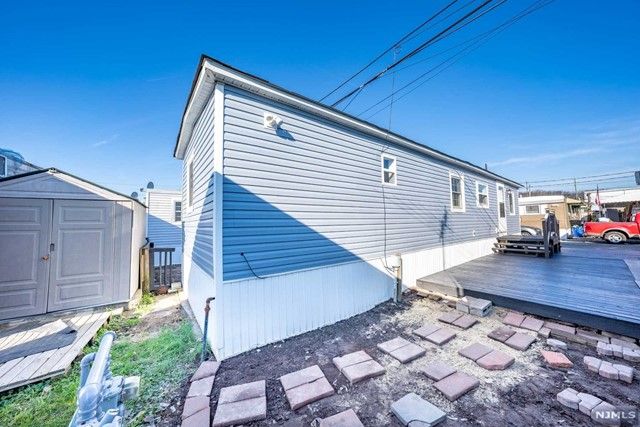 9 Helen Drive, Moonachie, NJ 07074