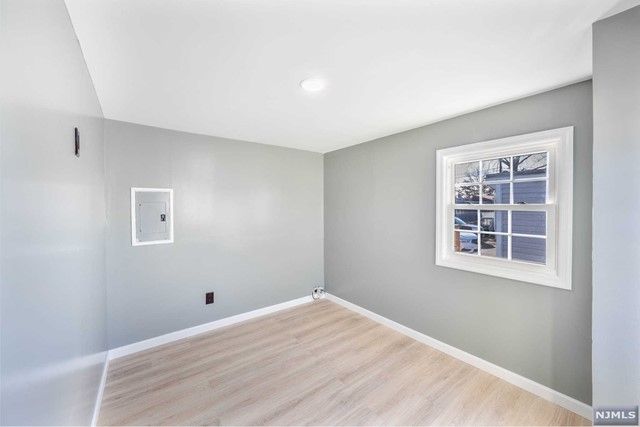9 Helen Drive, Moonachie, NJ 07074