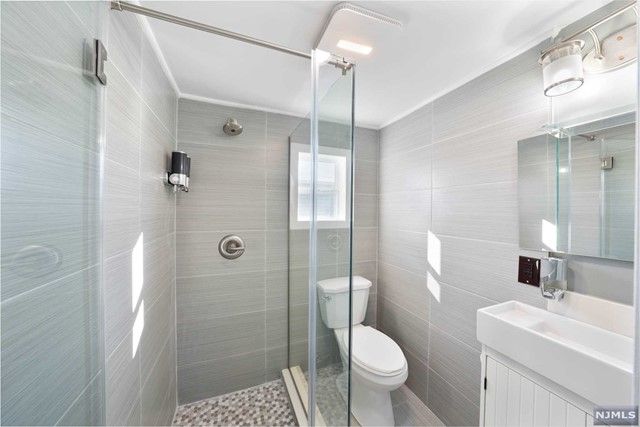 9 Helen Drive, Moonachie, NJ 07074