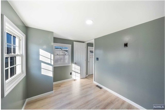 9 Helen Drive, Moonachie, NJ 07074