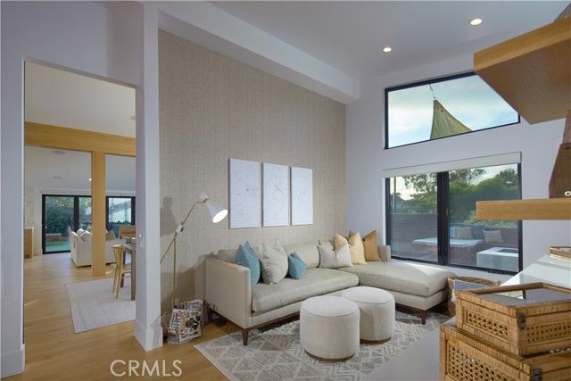 333 Milford Drive, Corona Del Mar (newport Beach), CA 92625