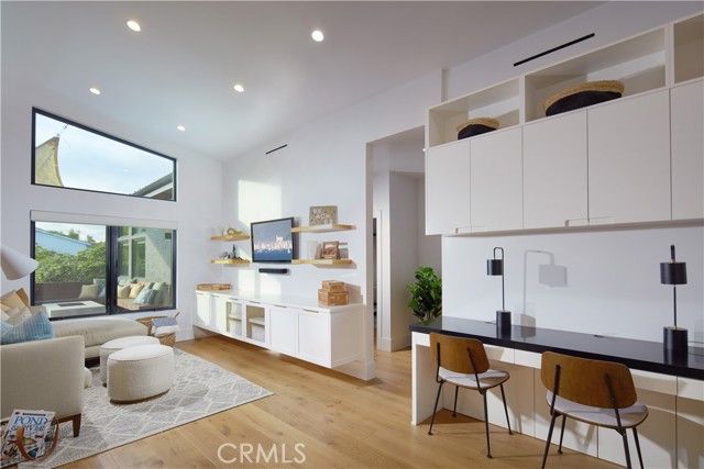 333 Milford Drive, Corona Del Mar (newport Beach), CA 92625