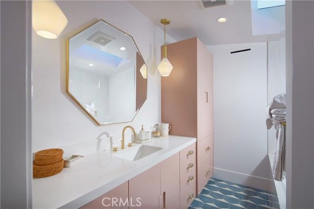 333 Milford Drive, Corona Del Mar (newport Beach), CA 92625