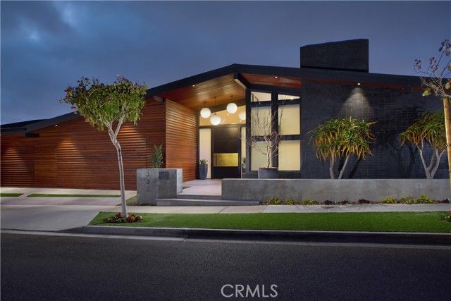 333 Milford Drive, Corona Del Mar (newport Beach), CA 92625