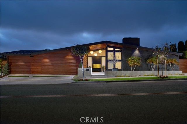 333 Milford Drive, Corona Del Mar (newport Beach), CA 92625