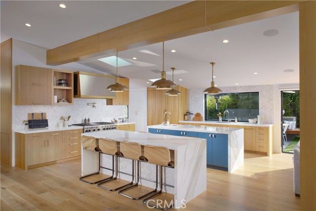 333 Milford Drive, Corona Del Mar (newport Beach), CA 92625