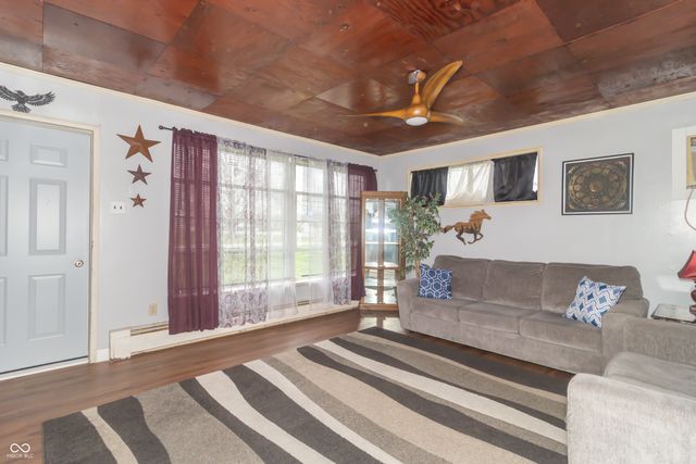 3921 N 200 W, Greenfield, IN 46140