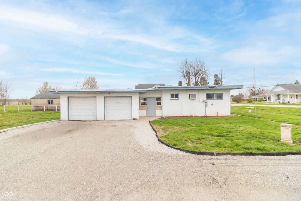 3921 N 200 W, Greenfield, IN 46140