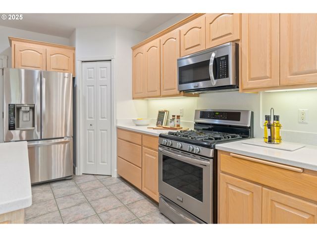 2360 DALE Ave, Eugene, OR 97408