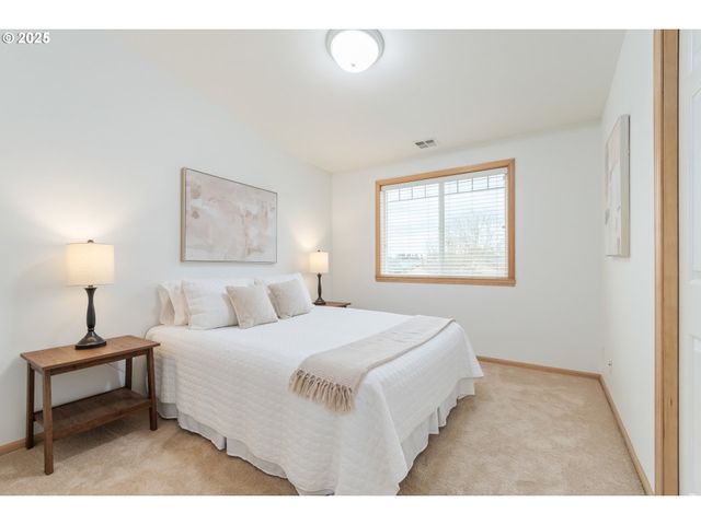 2360 DALE Ave, Eugene, OR 97408