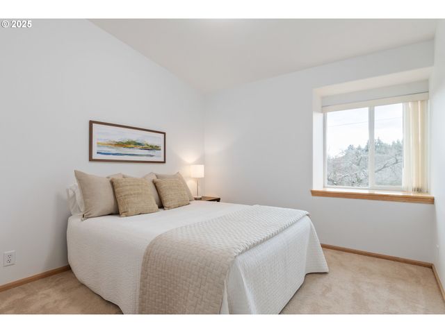 2360 DALE Ave, Eugene, OR 97408