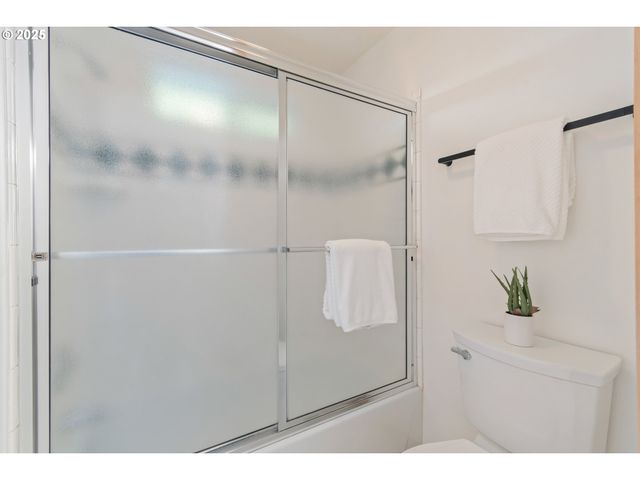 2360 DALE Ave, Eugene, OR 97408