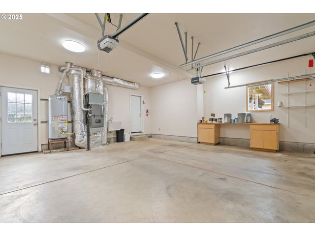 2360 DALE Ave, Eugene, OR 97408