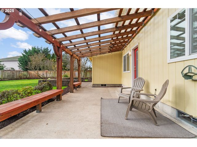 2360 DALE Ave, Eugene, OR 97408