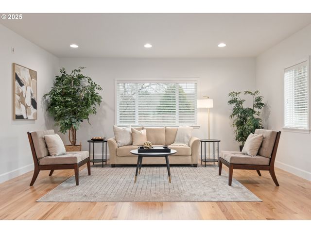 2360 DALE Ave, Eugene, OR 97408