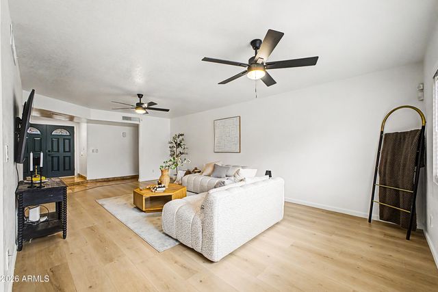 5432 W Dahlia Drive, Glendale, AZ 85304