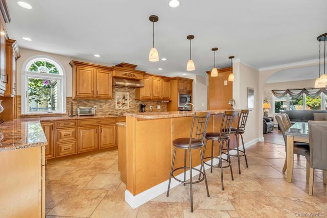 481 Bayport Avenue, Bayport, NY 11705