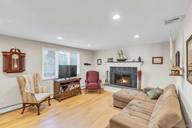 481 Bayport Avenue, Bayport, NY 11705