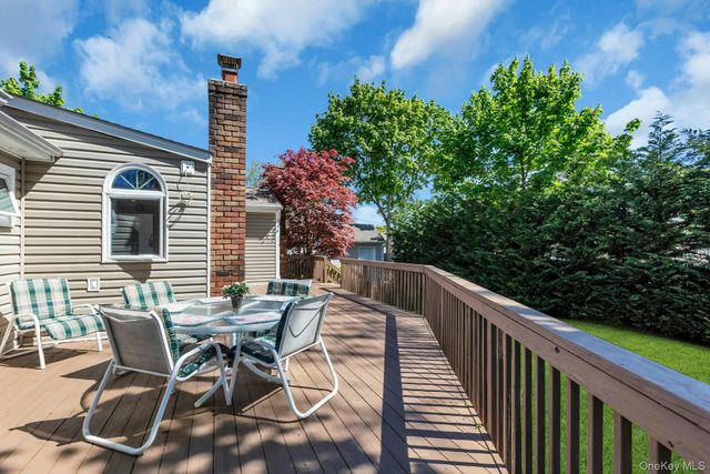 481 Bayport Avenue, Bayport, NY 11705