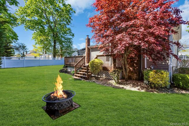 481 Bayport Avenue, Bayport, NY 11705