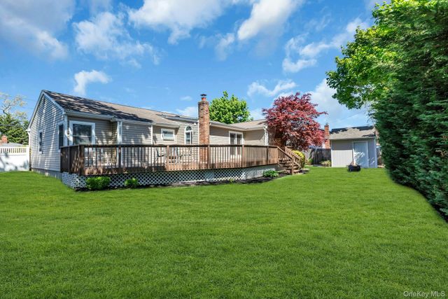 481 Bayport Avenue, Bayport, NY 11705