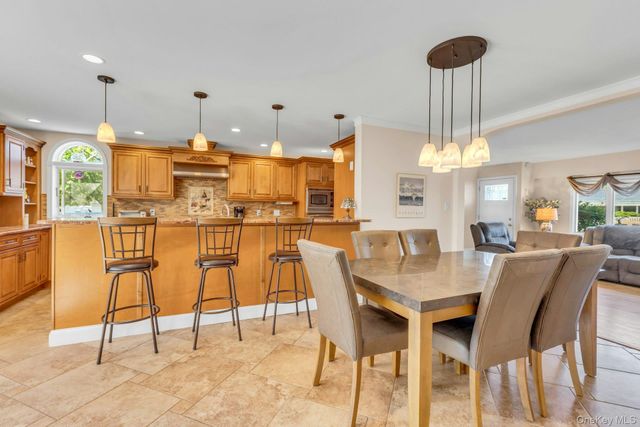 481 Bayport Avenue, Bayport, NY 11705