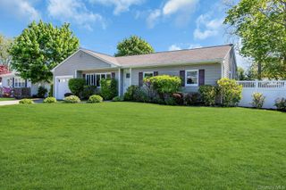 481 Bayport Avenue, Bayport, NY 11705