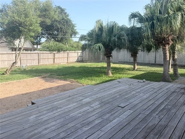 405 Canterbury Dr, Corpus Christi, TX 78412