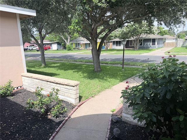 405 Canterbury Dr, Corpus Christi, TX 78412