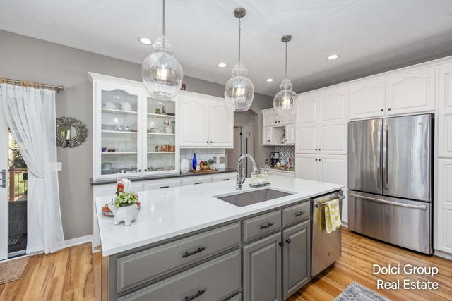 2538 Danton Drive SW, Wyoming, MI 49519